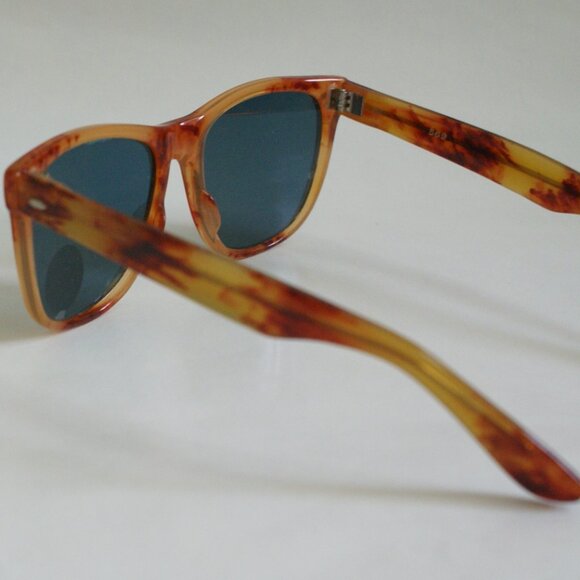 NWTTruVintage Wayfair like style larger size smoke glass polarized lens sunglass - Picture 6 of 7